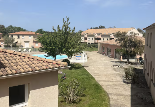 Maison en duplex avec 2 chambres avec 2 piscines — 4